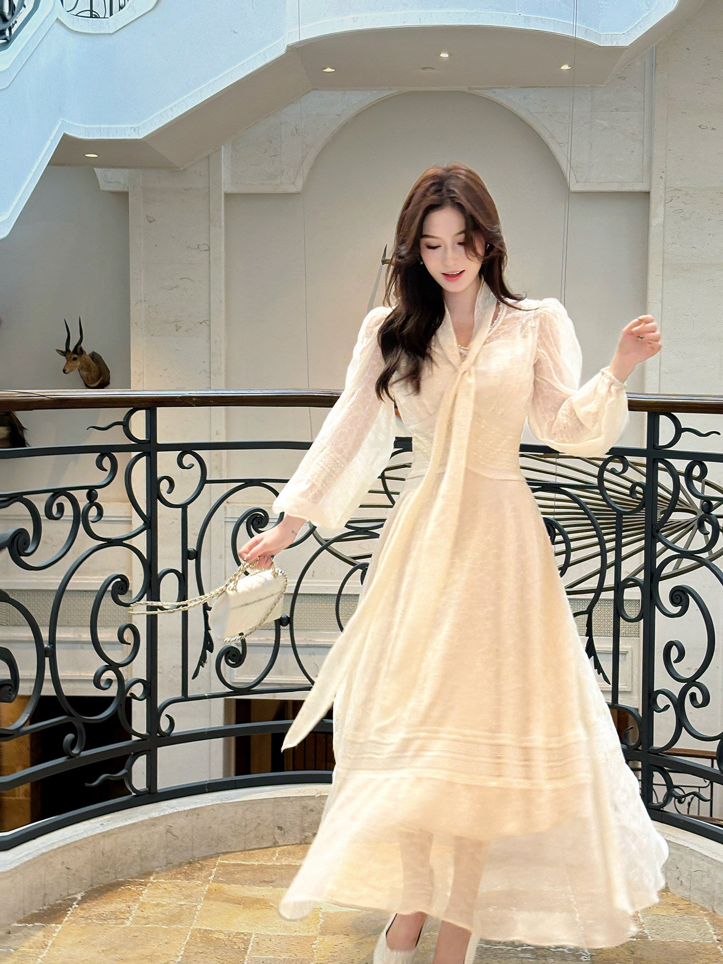 French Retro Style Mesh V-neck Long-sleeved Dress Lace Gown L59