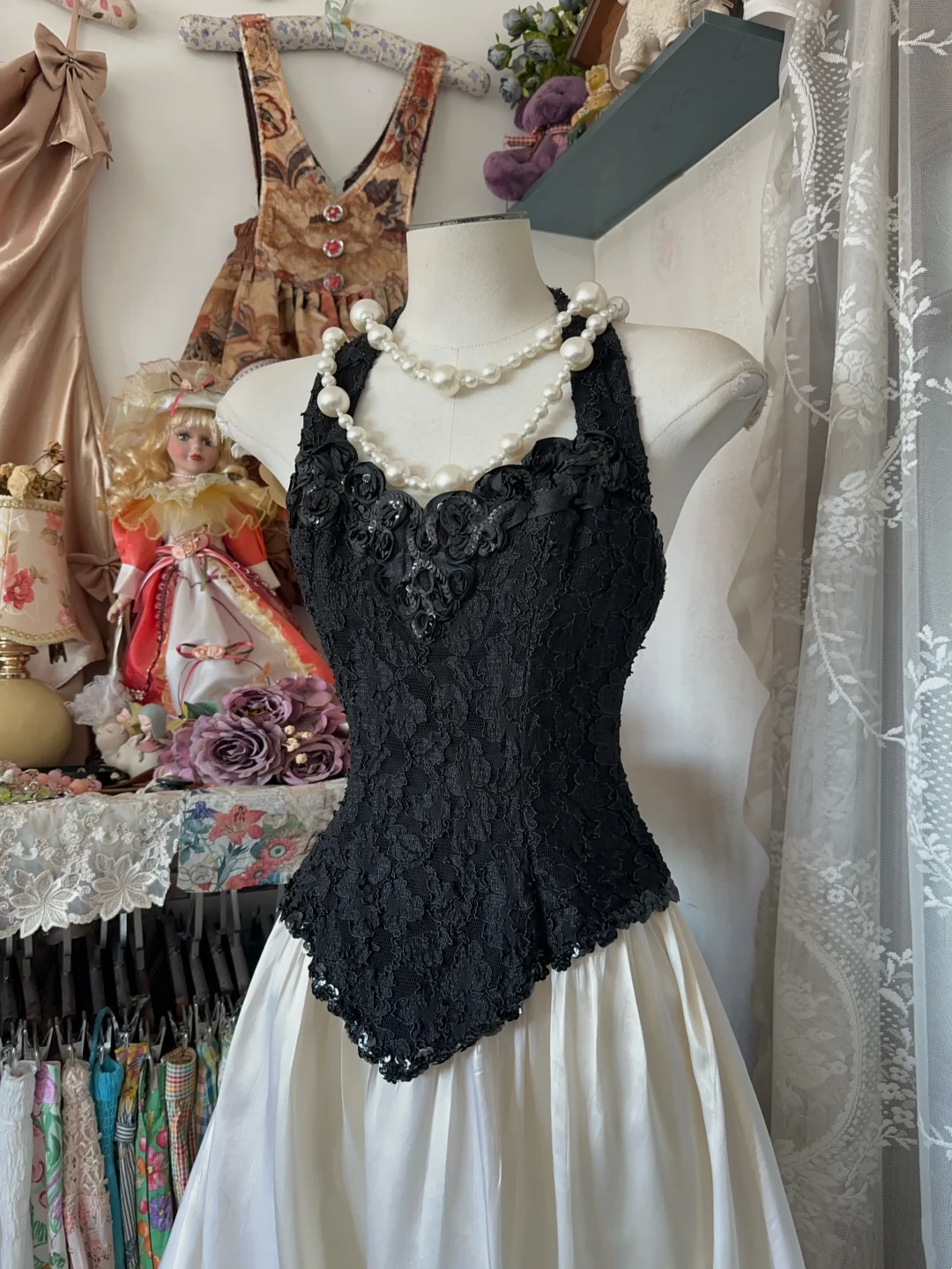 Black Appliques White Prom Dress Elegant Evening Dress P330