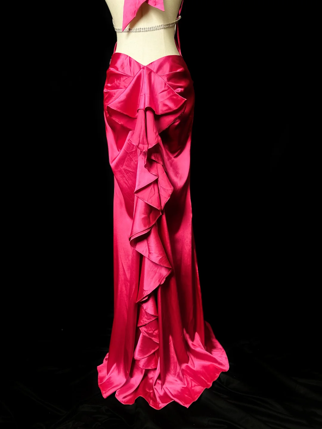 Halter Red Sheath Prom Dress Satin Backless Ruffled Evening Dress P542