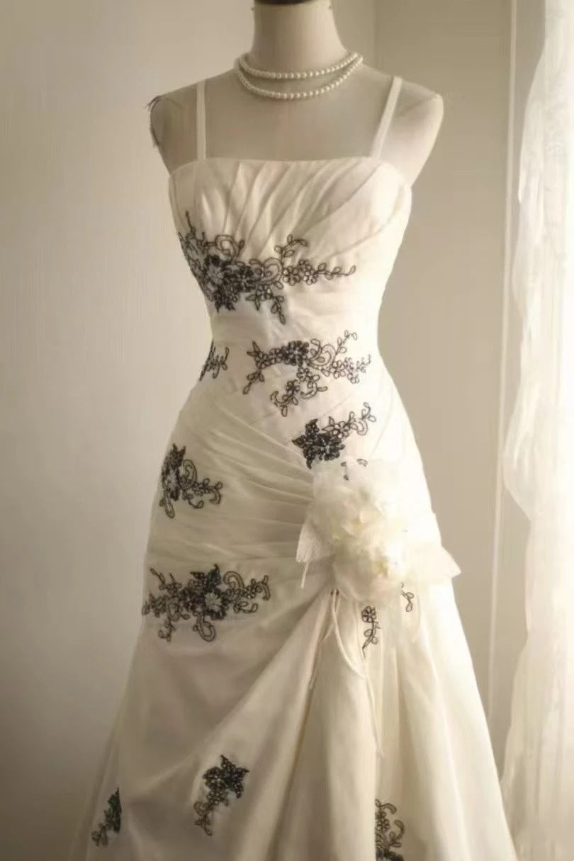 Spaghetti Strap Ivory Satin Wedding Dress With Black Appliques P1210