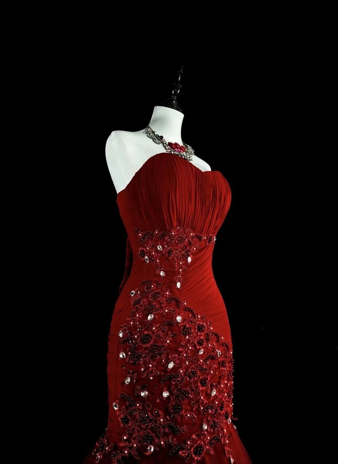 Strapless Burgundy Prom Dress With Beaded Appliques Mermaid Evening Dress P1361