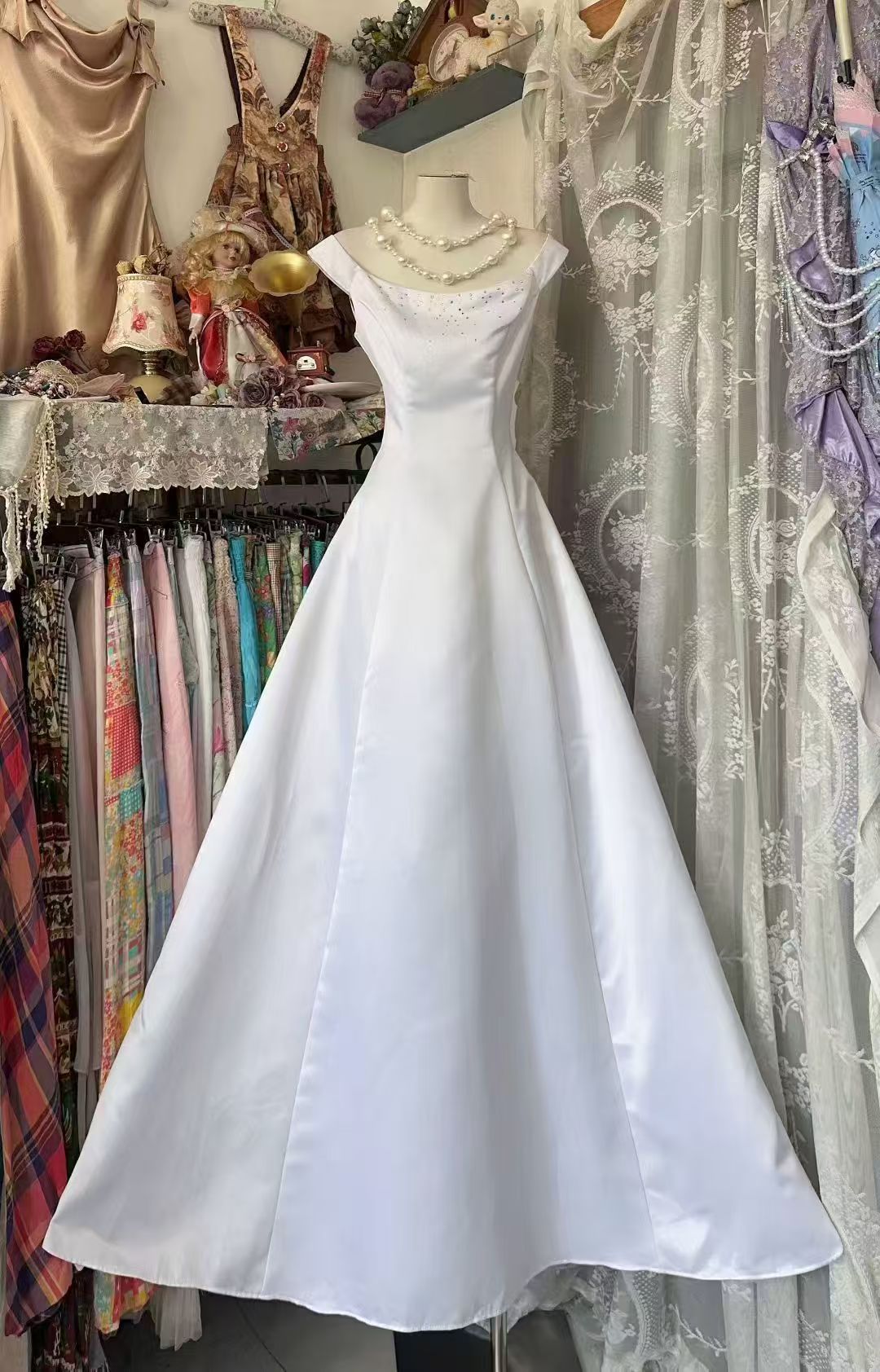 A Line Retro White Wedding Dress Satin Formal Dress  P1960