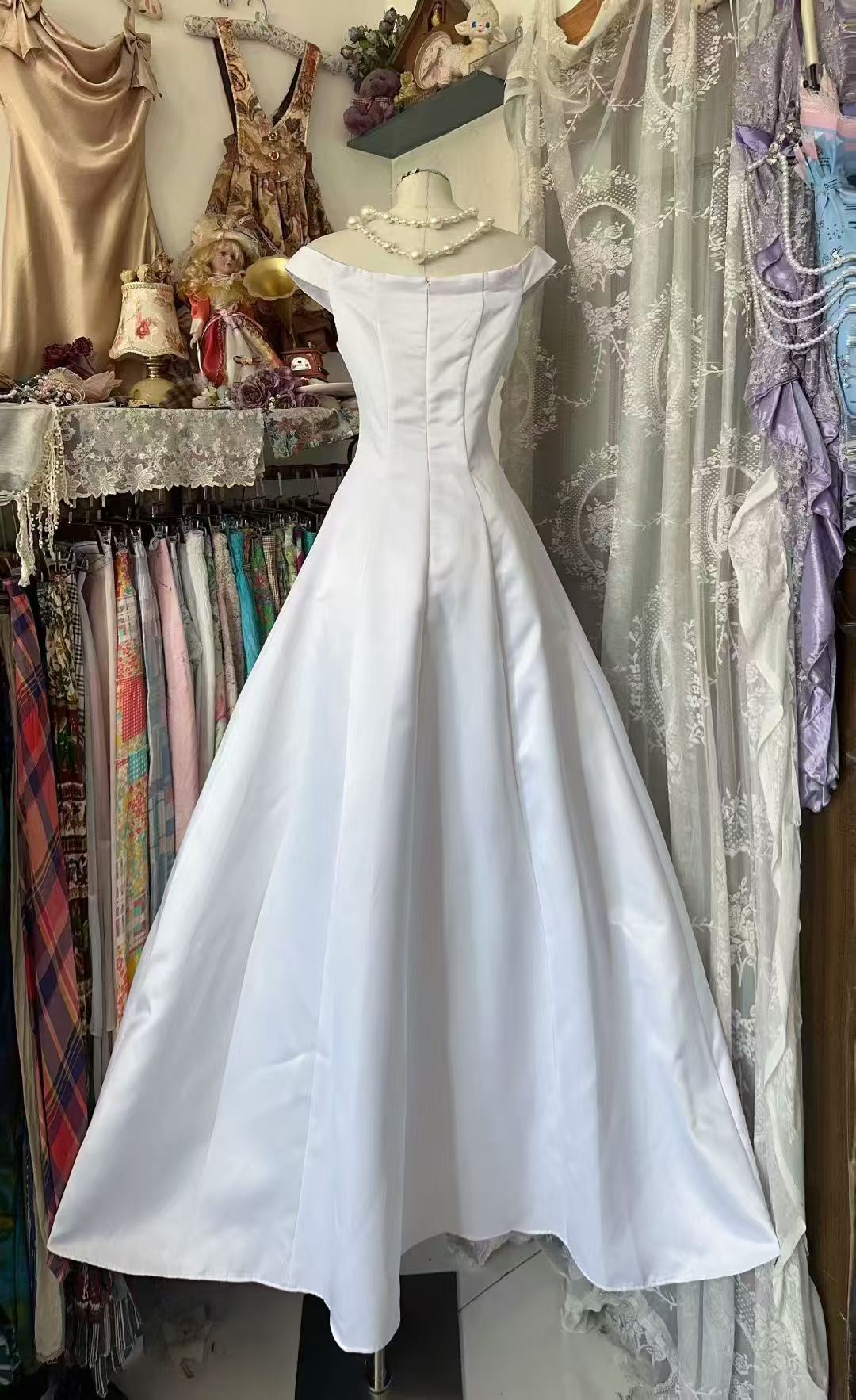 A Line Retro White Wedding Dress Satin Formal Dress  P1960