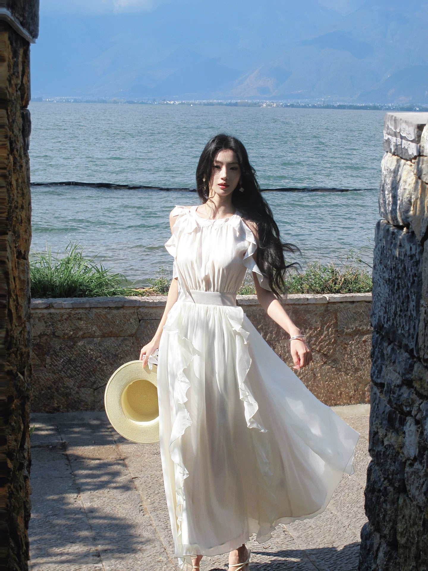 A Line Ruffled Wedding Dress Sleeveless Bridal Dress  P1284