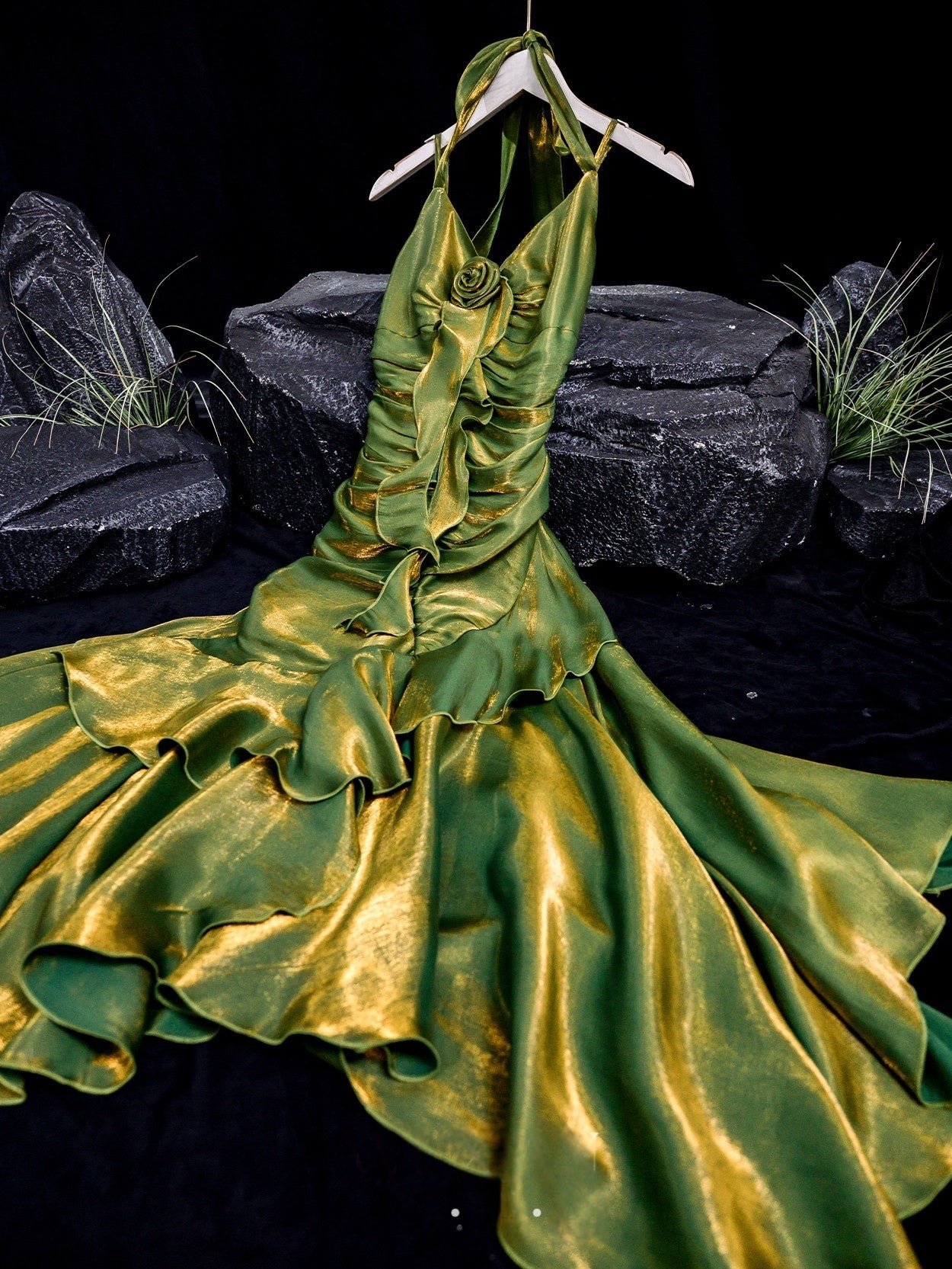 Halter Neck Ruffled Vintage Prom Dress Formal Party Dress  P778