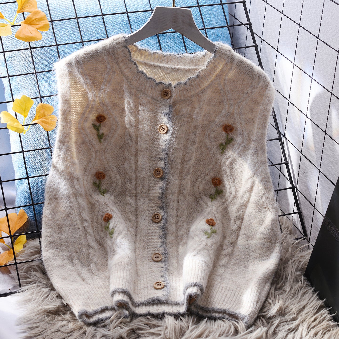 Short Plant Flower Round Neck Knit Vest for Women Sleeveless Autumn  Sweater  L26