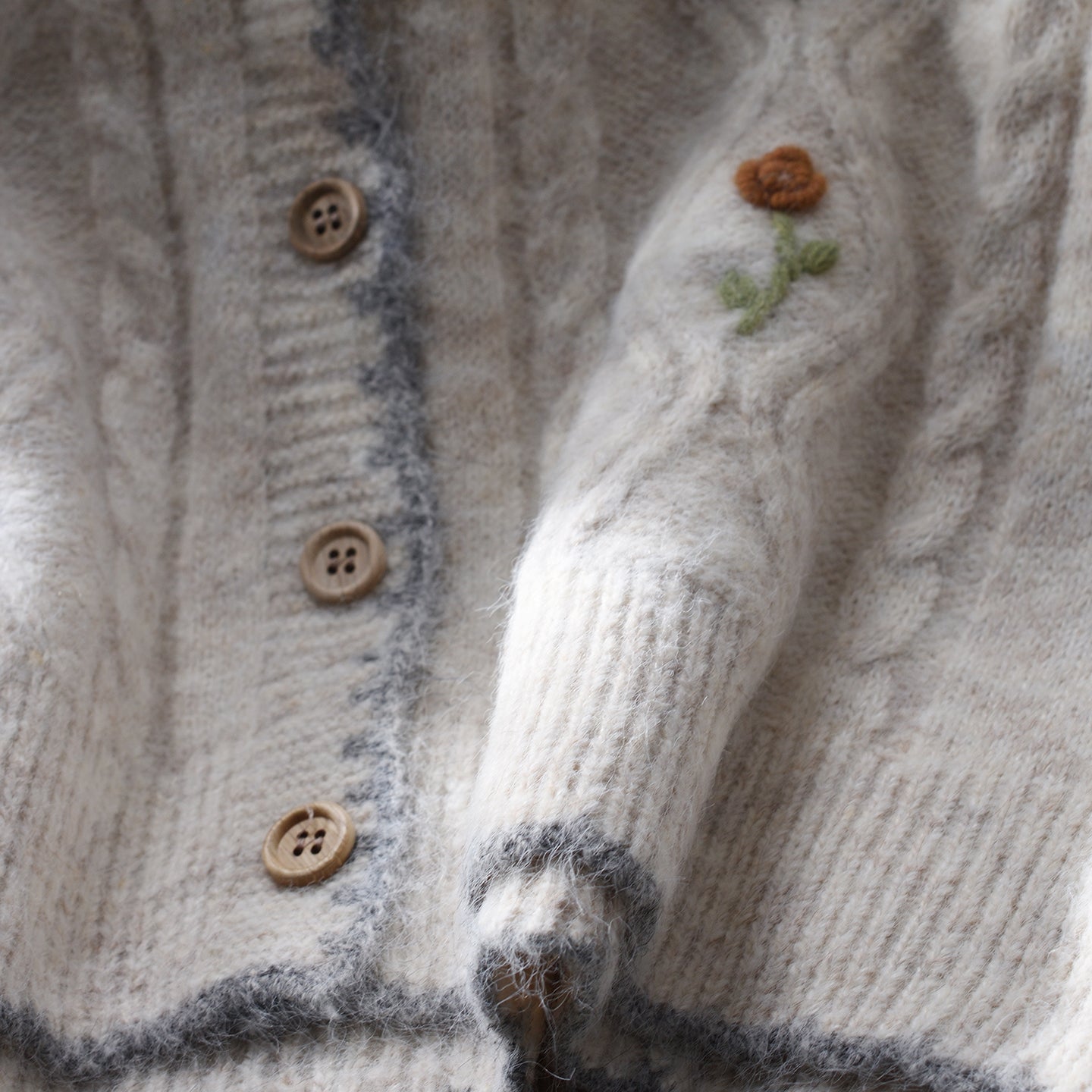 Short Plant Flower Round Neck Knit Vest for Women Sleeveless Autumn  Sweater  L26