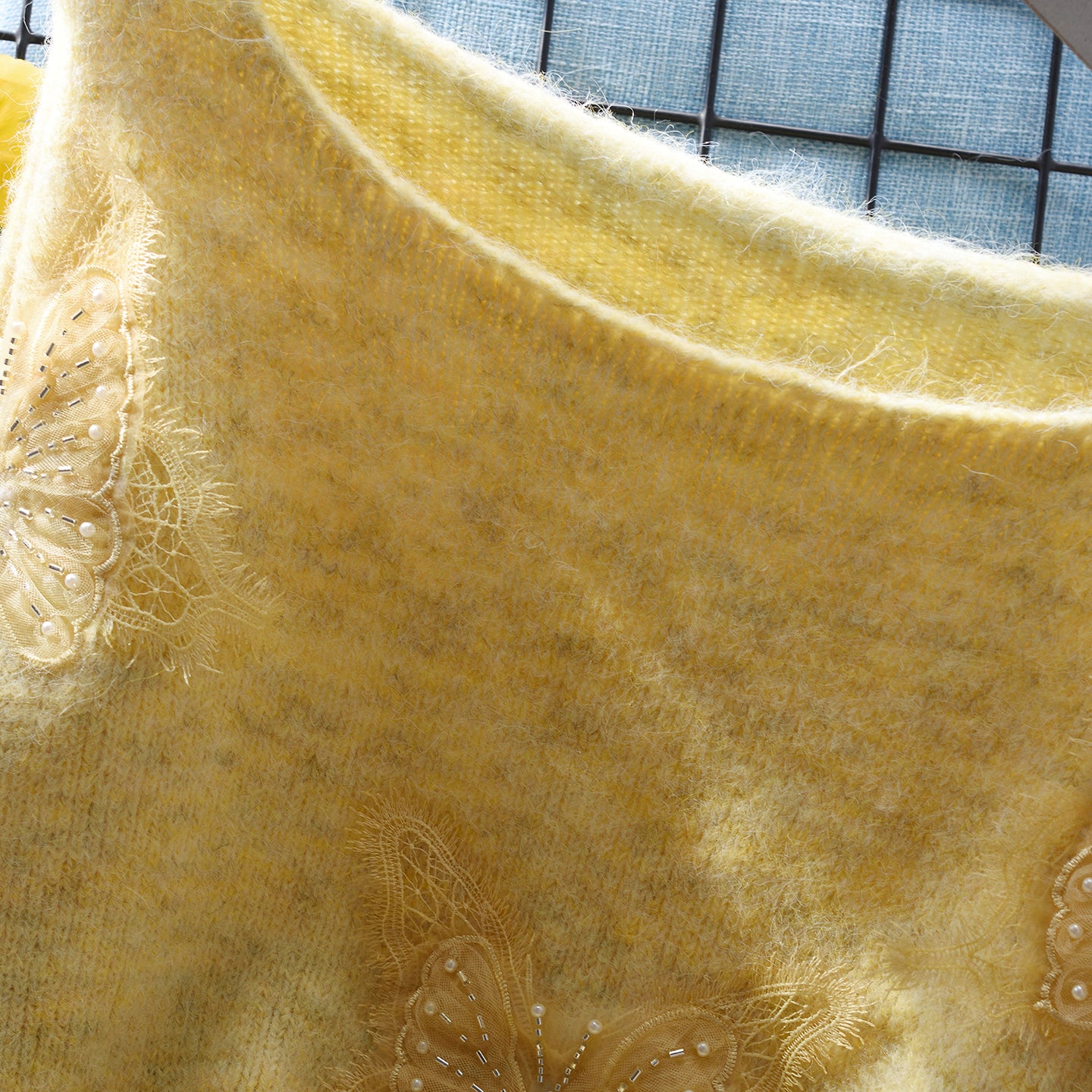 Women's Loose Beaded Crew Neck Sweater Sweet Knitted Top for Autumn L14