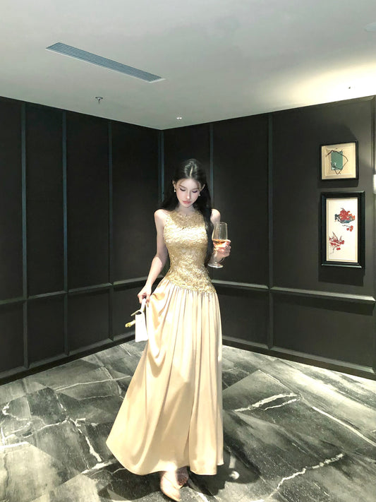 Lace  Halter Neck Dress Party  Sleeveless Long Formal Dress   L62