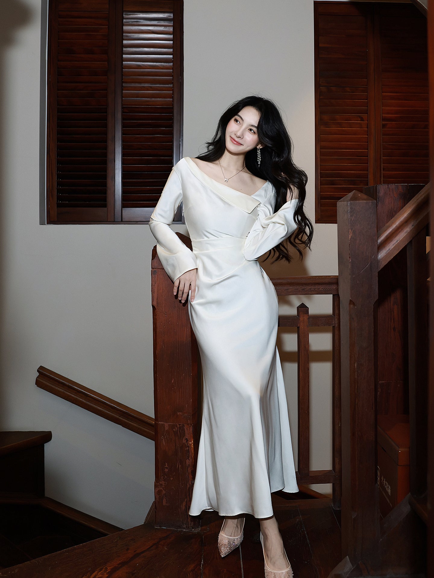 Long Sleeved Satin Evening Dress Formal Party Dress  P31