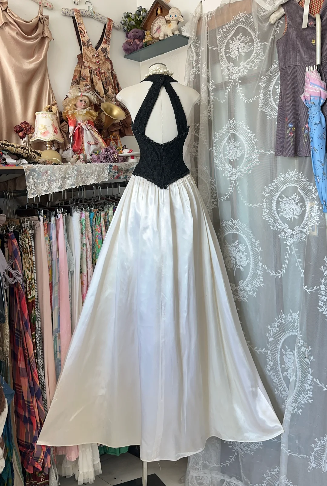 Black Appliques White Prom Dress Elegant Evening Dress  P330