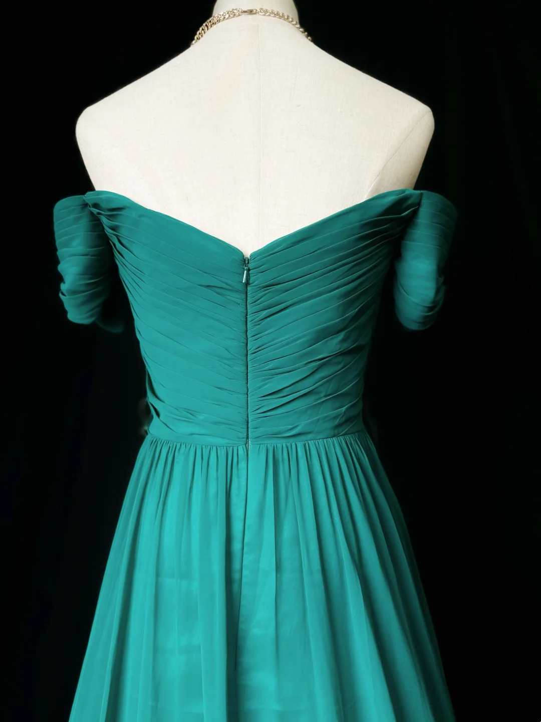 Off The Shoulder Green Chiffon Prom Dress A Line Wedding Guest Dress  P537