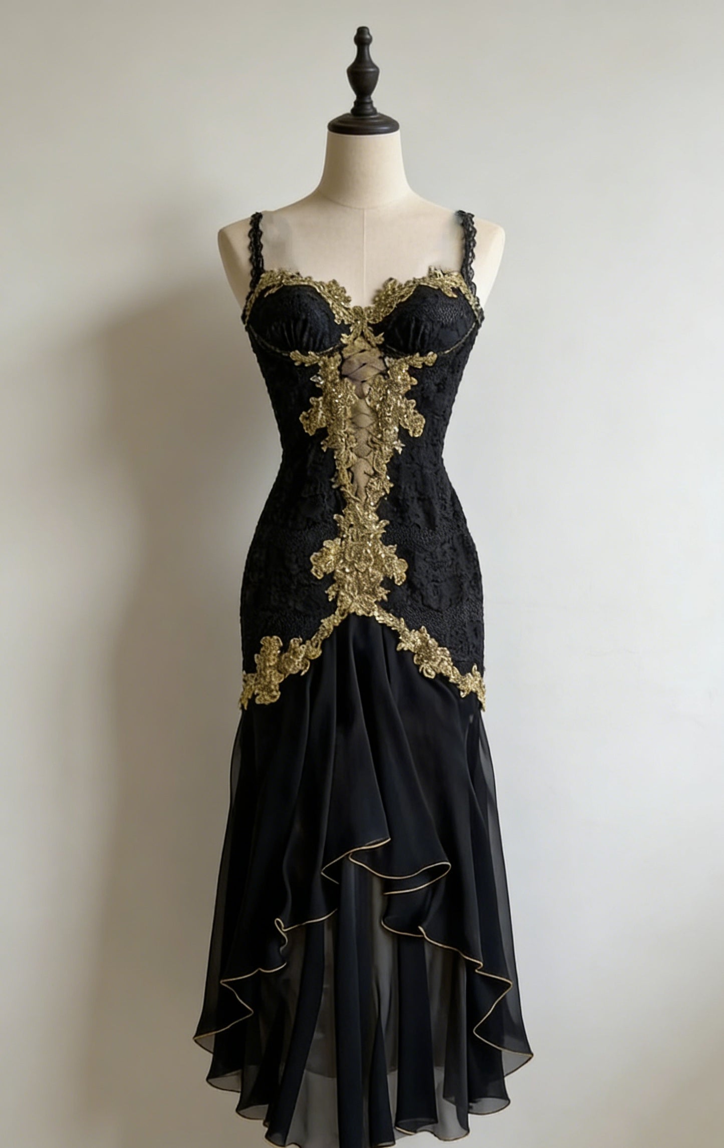 Vintage Black Lace Long Ruffled Prom Dress With Appliques  P612