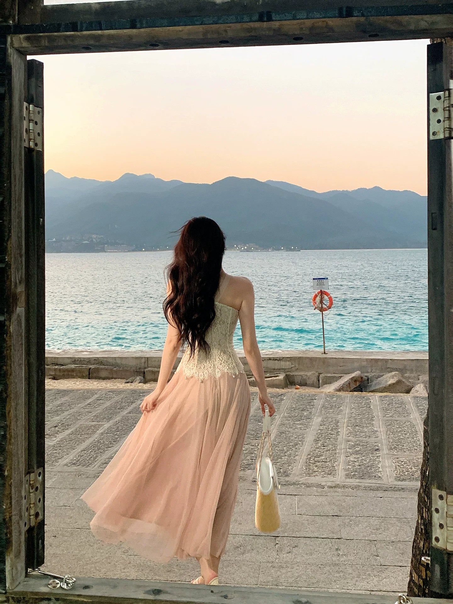 Pink Lace Halter Neck  Wedding Dress Elegant Vacation Dress  L115