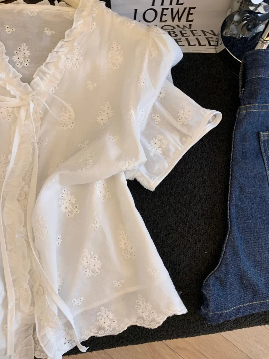 Short-sleeve Shirt with Sweet Ruffled Hollow-out Lace   L126
