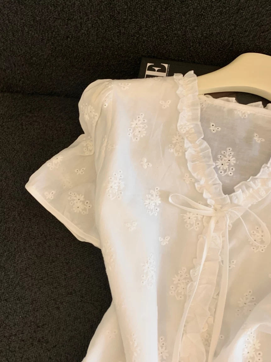 Short-sleeve Shirt with Sweet Ruffled Hollow-out Lace   L126