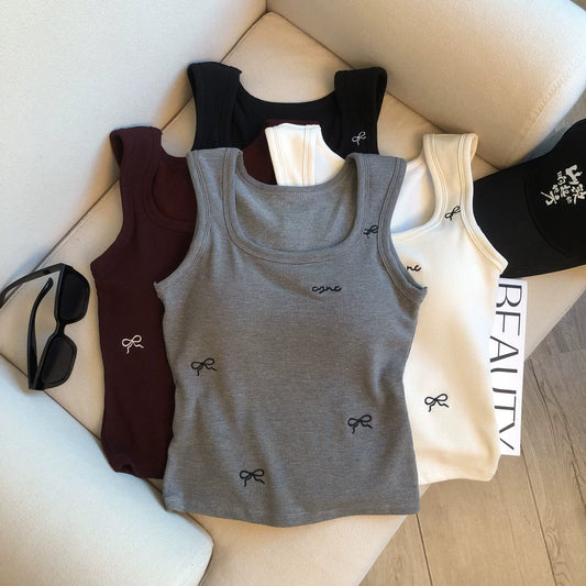 Sleeveless Camisole Top with Bow Embroidery    L120