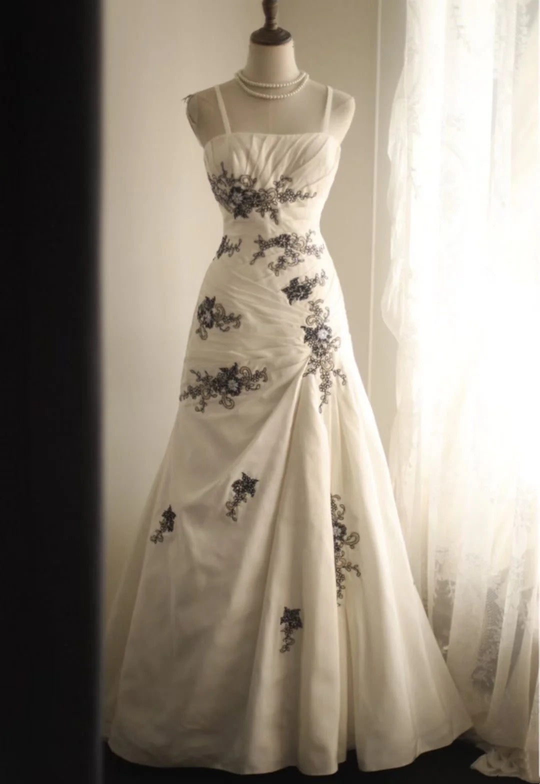 Spaghetti Strap Ivory Satin Wedding Dress With Black Appliques  P1210
