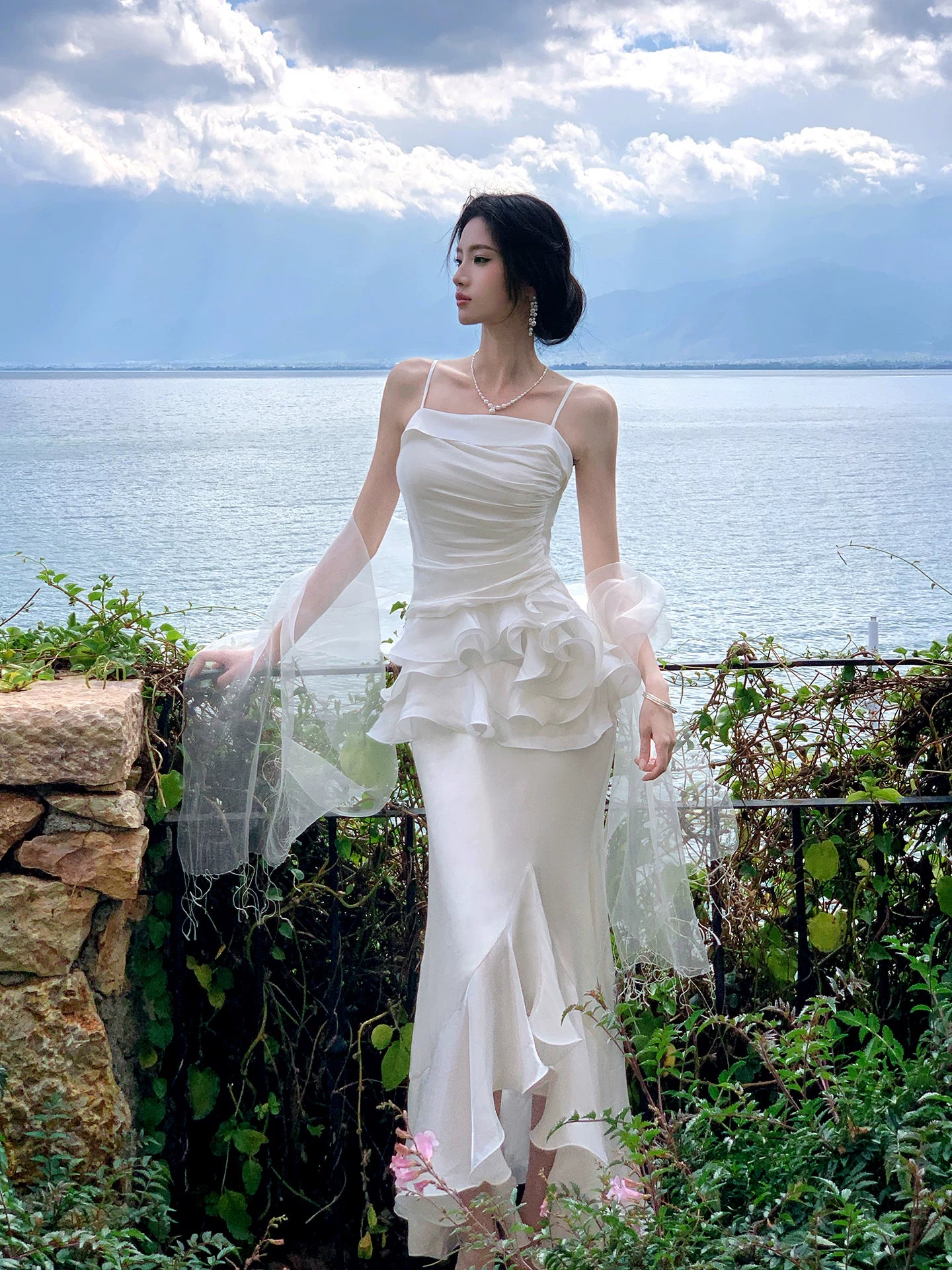 Spaghetti Strap White Sheath Wedding Dress Ruffled Graduation Dress  P1251