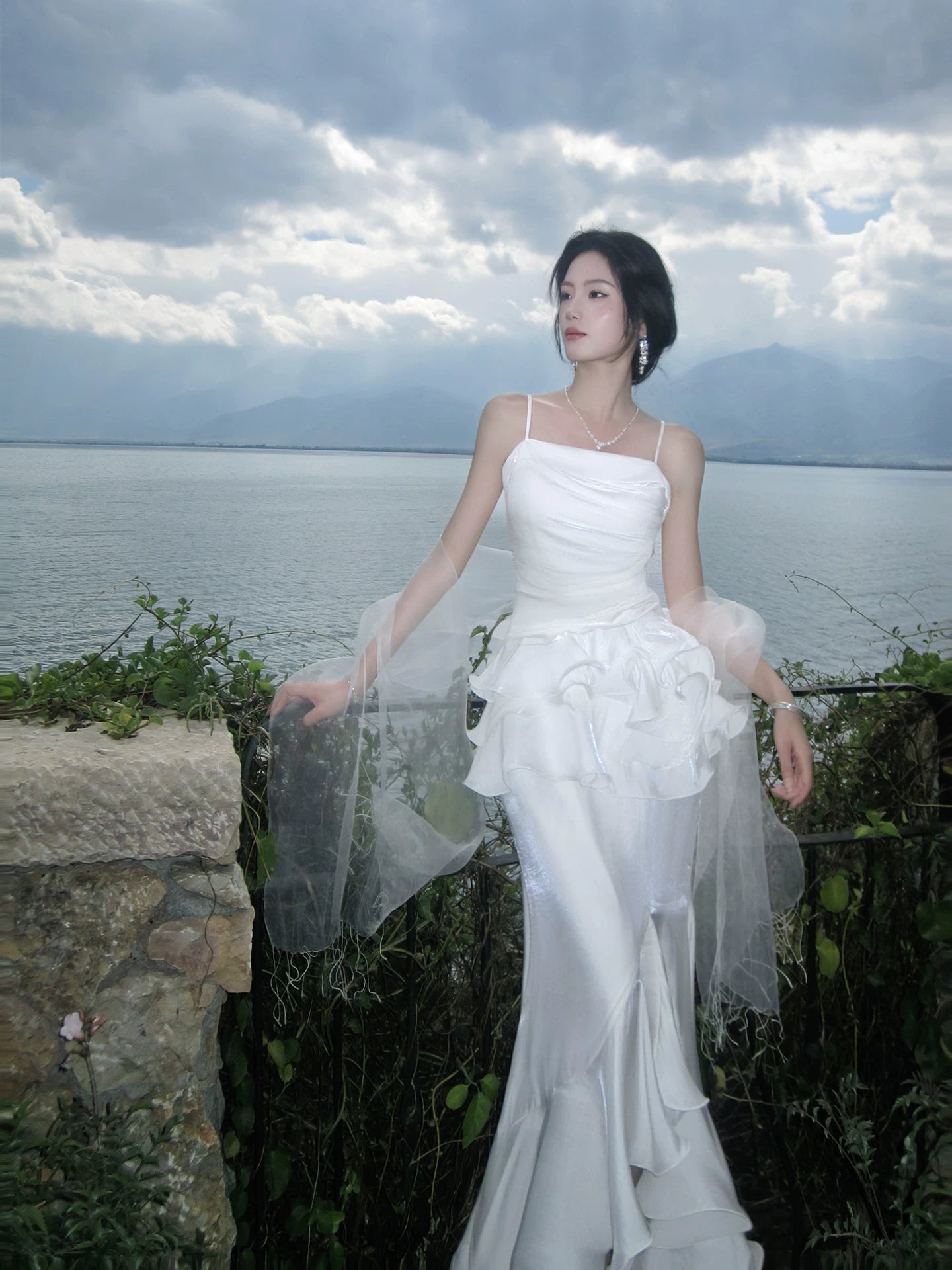 Spaghetti Strap White Sheath Wedding Dress Ruffled Graduation Dress  P1251