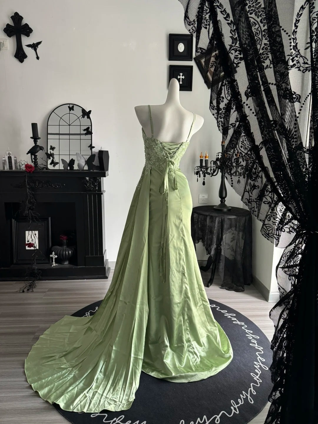 Spaghetti Straps Green Satin Mermaid Prom Dress With Appliques  P2395
