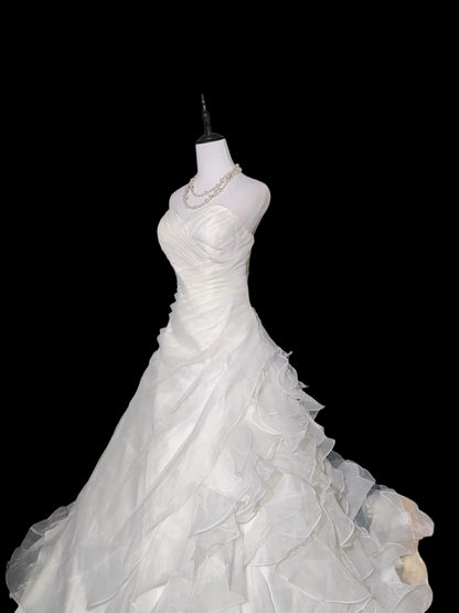 Strapless Ball Gown Ruffled Wedding Dress Sweetheart Bridal Dress  P1045