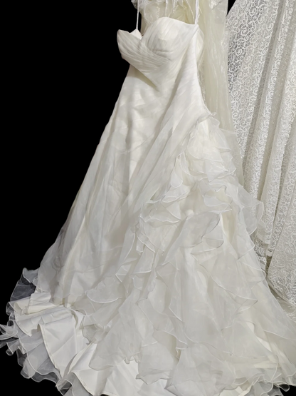 Strapless Ball Gown Ruffled Wedding Dress Sweetheart Bridal Dress  P1045