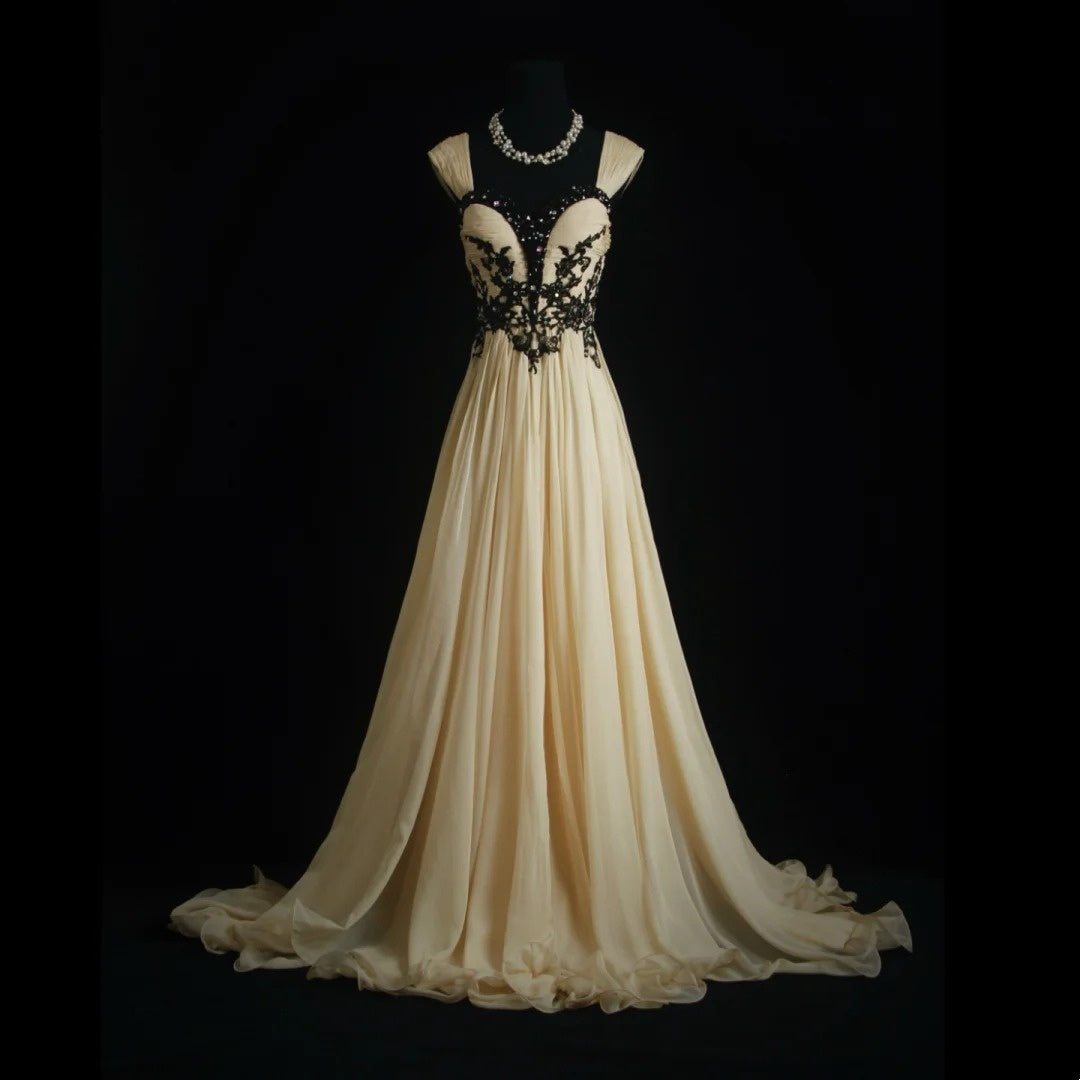 Sweetheart A Line Chiffon Wedding Dress With Black Appliques  P1291