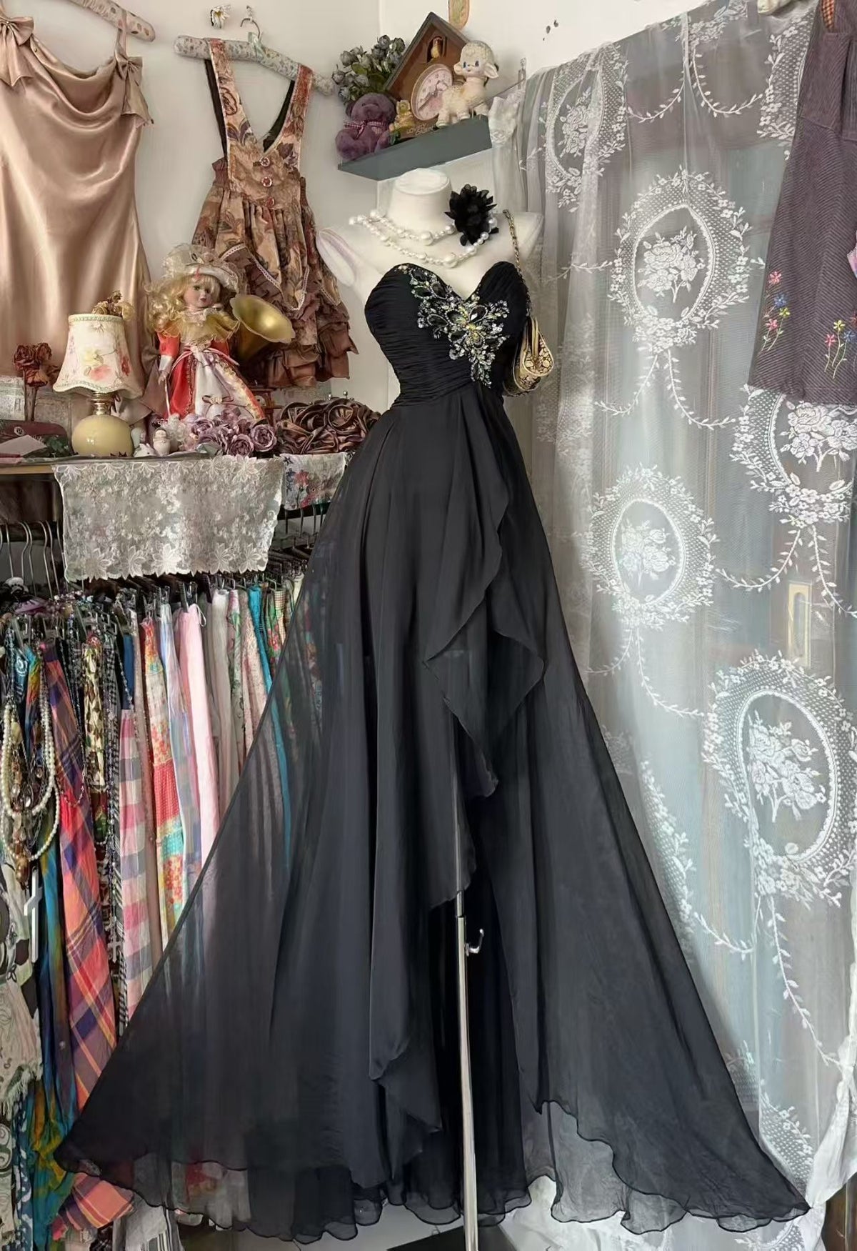 Sweetheart Neck Black Retro Prom Dress Beaded Evening Gown  P2683