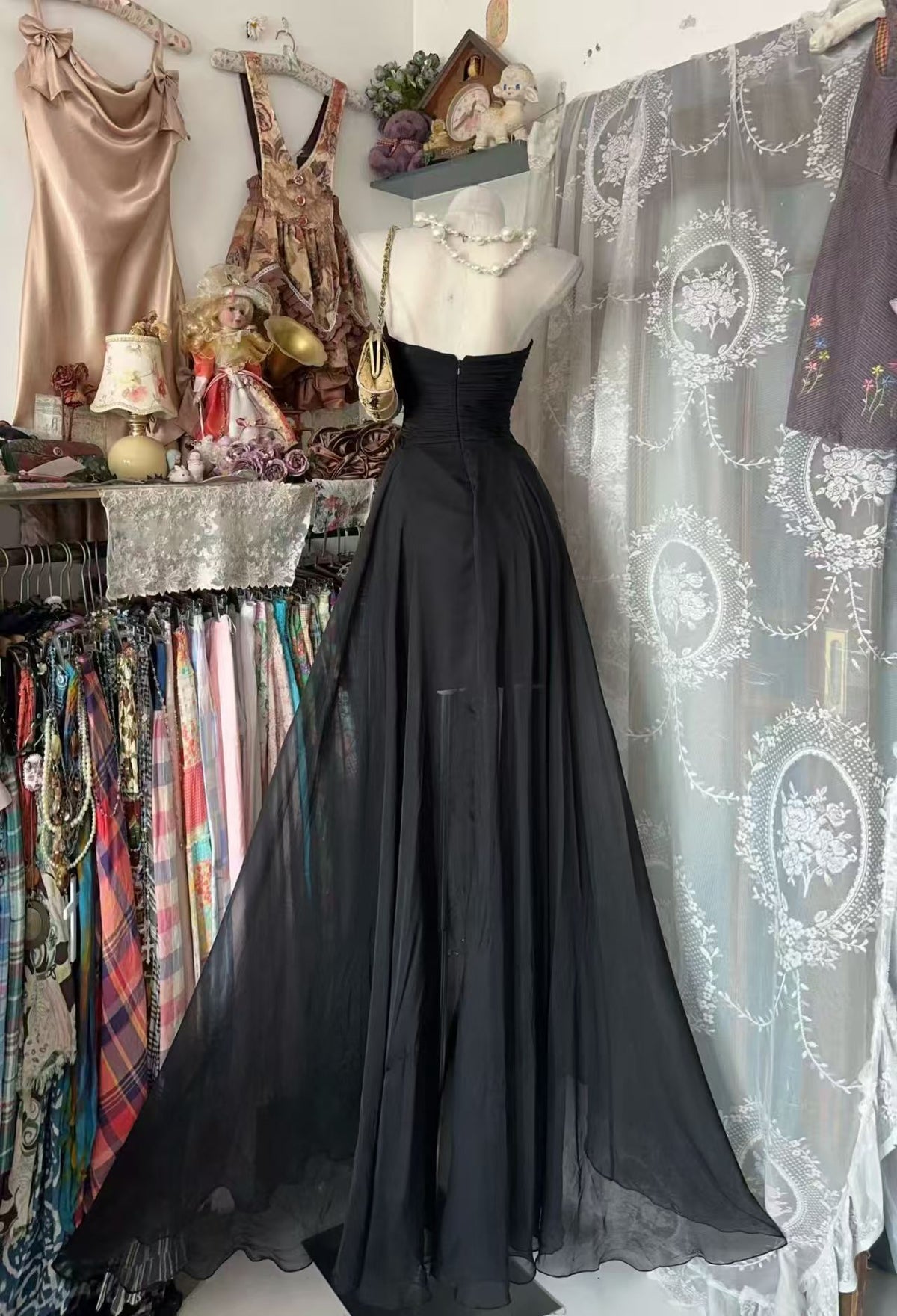 Sweetheart Neck Black Retro Prom Dress Beaded Evening Gown  P2683