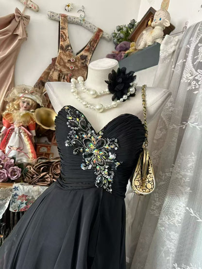 Sweetheart Neck Black Retro Prom Dress Beaded Evening Gown  P2683
