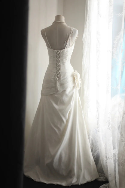 V Neck White Retro Wedding Dress Sheath Elegant Dress For Bride   P1914
