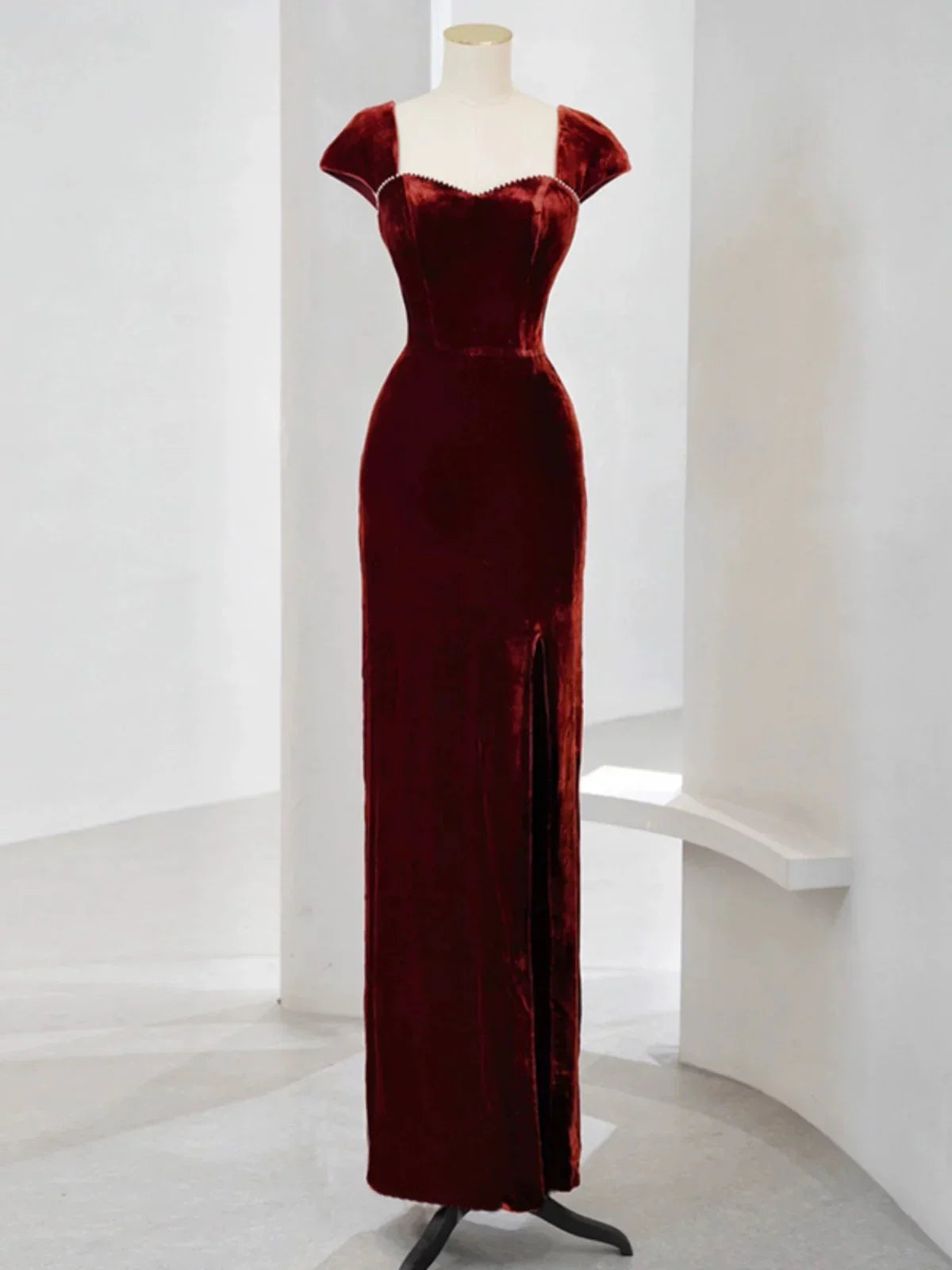 Vintage Sheath Burgundy Velvet Prom Dresses With Bow  P727