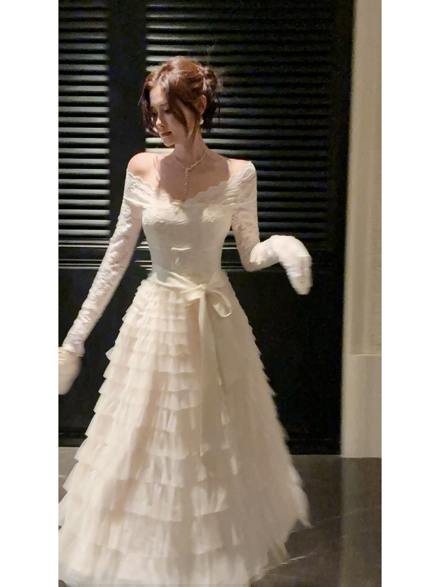 White Lace Evening Dress with Long Sleeves Tulle Birthday Dress  L52